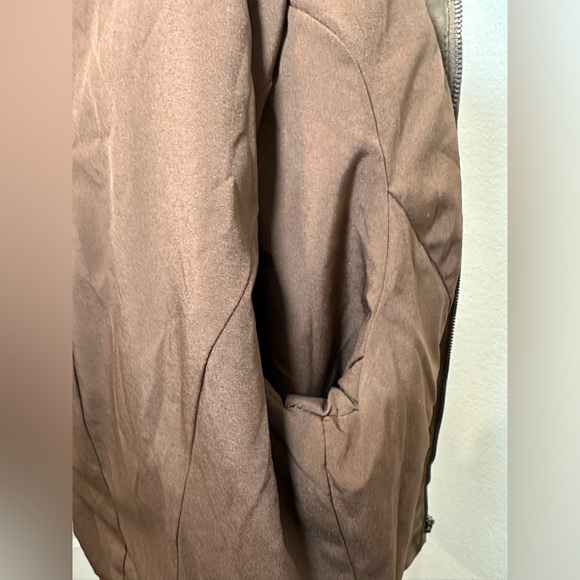 Western style faux leather jacket brown w beads and zipper size small to medium - Picture 8 of 16